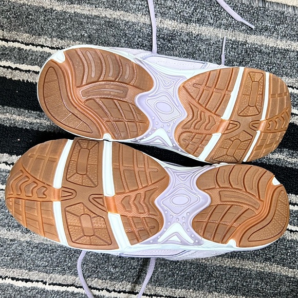 Vionic Sneakers - Picture 6 of 8